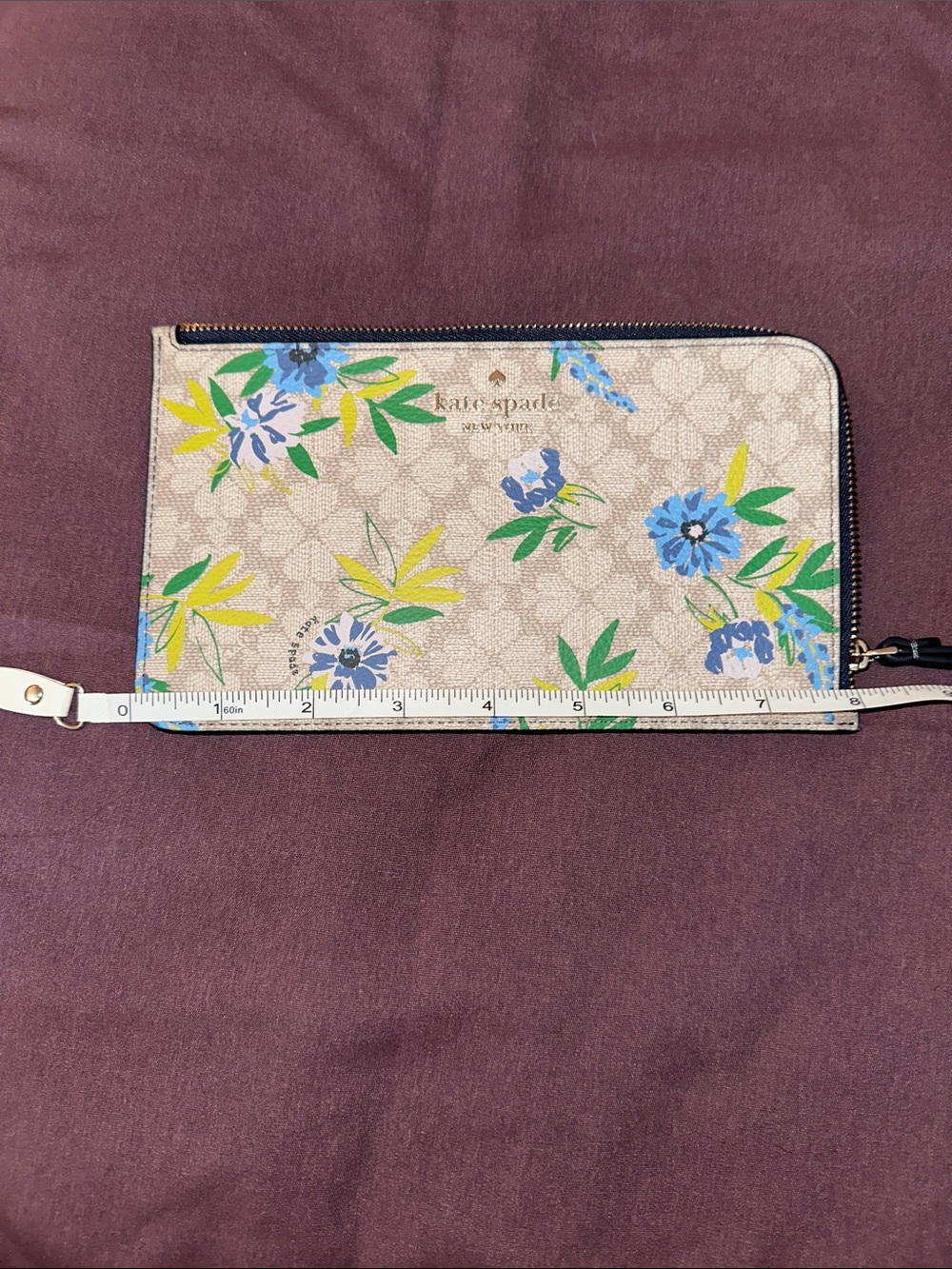 Kate Spade Lucy Spade Flower Floral Medium L-Zip Wristlet - Picture 7 of 8